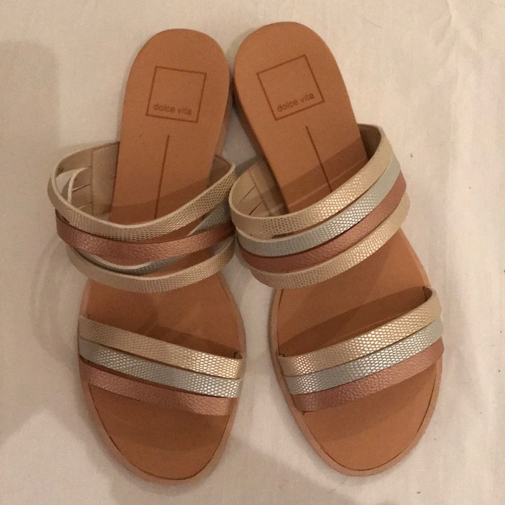 Dolce Vita Metallic flat sandal